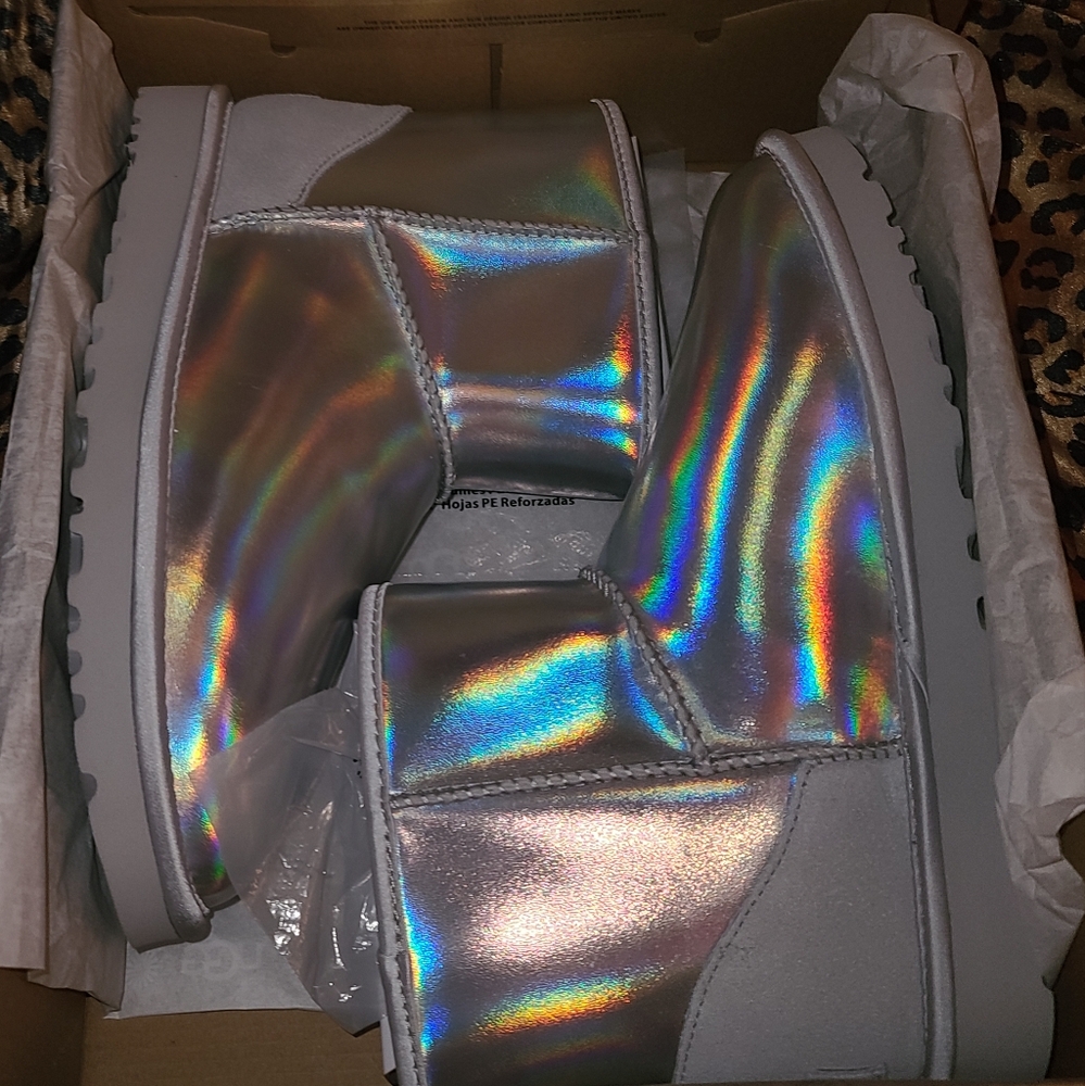 Ugg Boots - Picture 5 of 16
